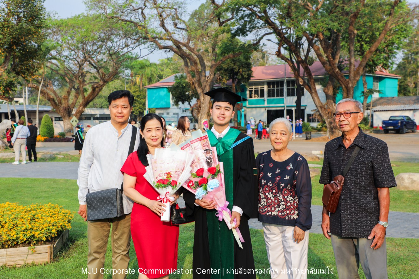 บรรยากาศ พิธีพระราชทานปริญญาบัตร มหาวิทยาลัยแม่โจ้ ประจำปีการศึกษา2567-2568 ครั้งที่ 48  ในวันที่ 19 กุมภาพันธ์ พ.ศ.2569 ณ ศูนย์กีฬาเฉลิมพระเกียรติ มหาวิทยาลัยแม่โจ้