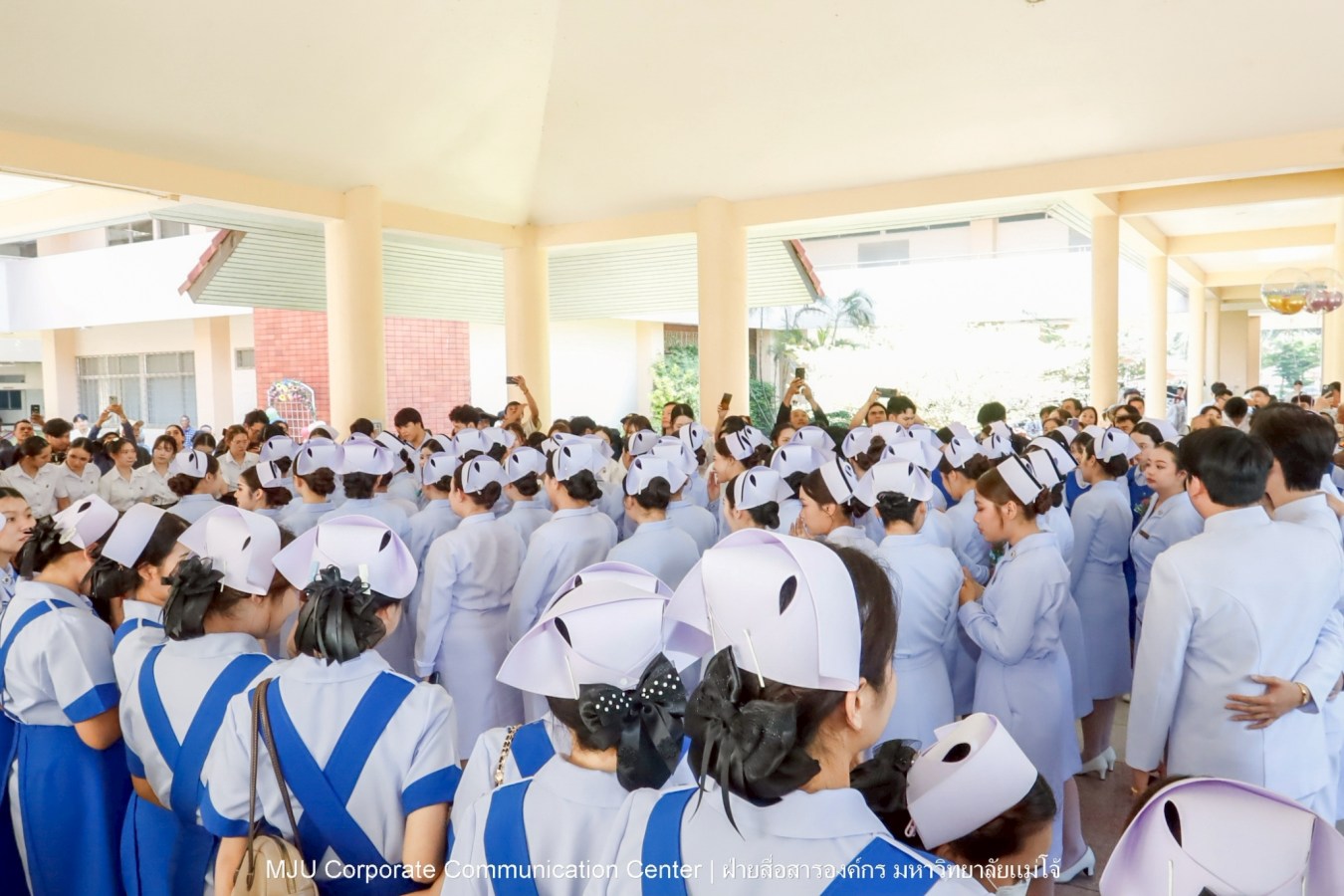 พยาบาลแม่โจ้ รุ่น 1 ประดับแถบหมวก-รับเข็มวิทยฐานะ พร้อมก้าวสู่พยาบาลวิชาชีพอย่างเป็นทางการ