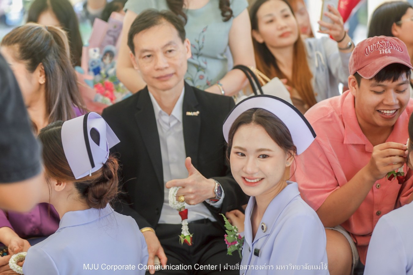 พยาบาลแม่โจ้ รุ่น 1 ประดับแถบหมวก-รับเข็มวิทยฐานะ พร้อมก้าวสู่พยาบาลวิชาชีพอย่างเป็นทางการ