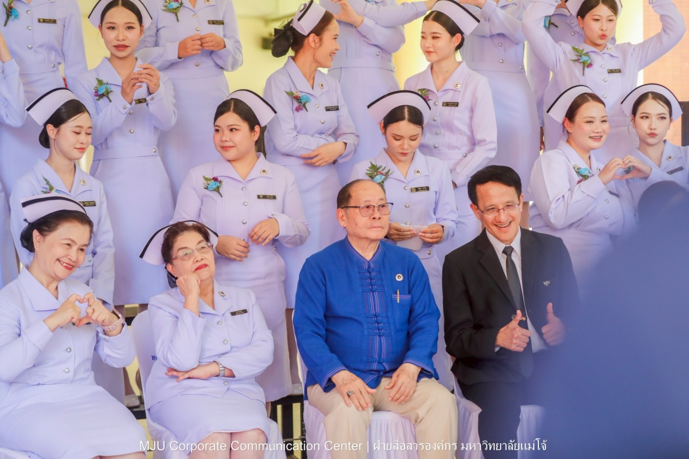 พยาบาลแม่โจ้ รุ่น 1 ประดับแถบหมวก-รับเข็มวิทยฐานะ พร้อมก้าวสู่พยาบาลวิชาชีพอย่างเป็นทางการ