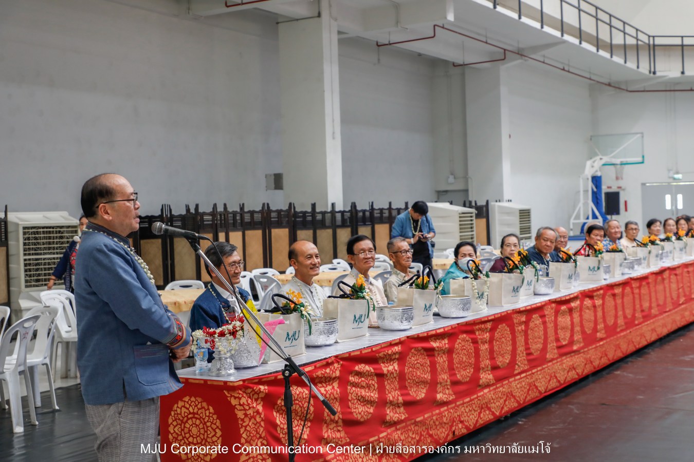 ชาวแม่โจ้ ร่วมพิธีดำหัวผู้อาวุโสและอธิการบดี ประจำปี 2569  สืบสานป๋าเวณี ปี๋ใหม่เมือง