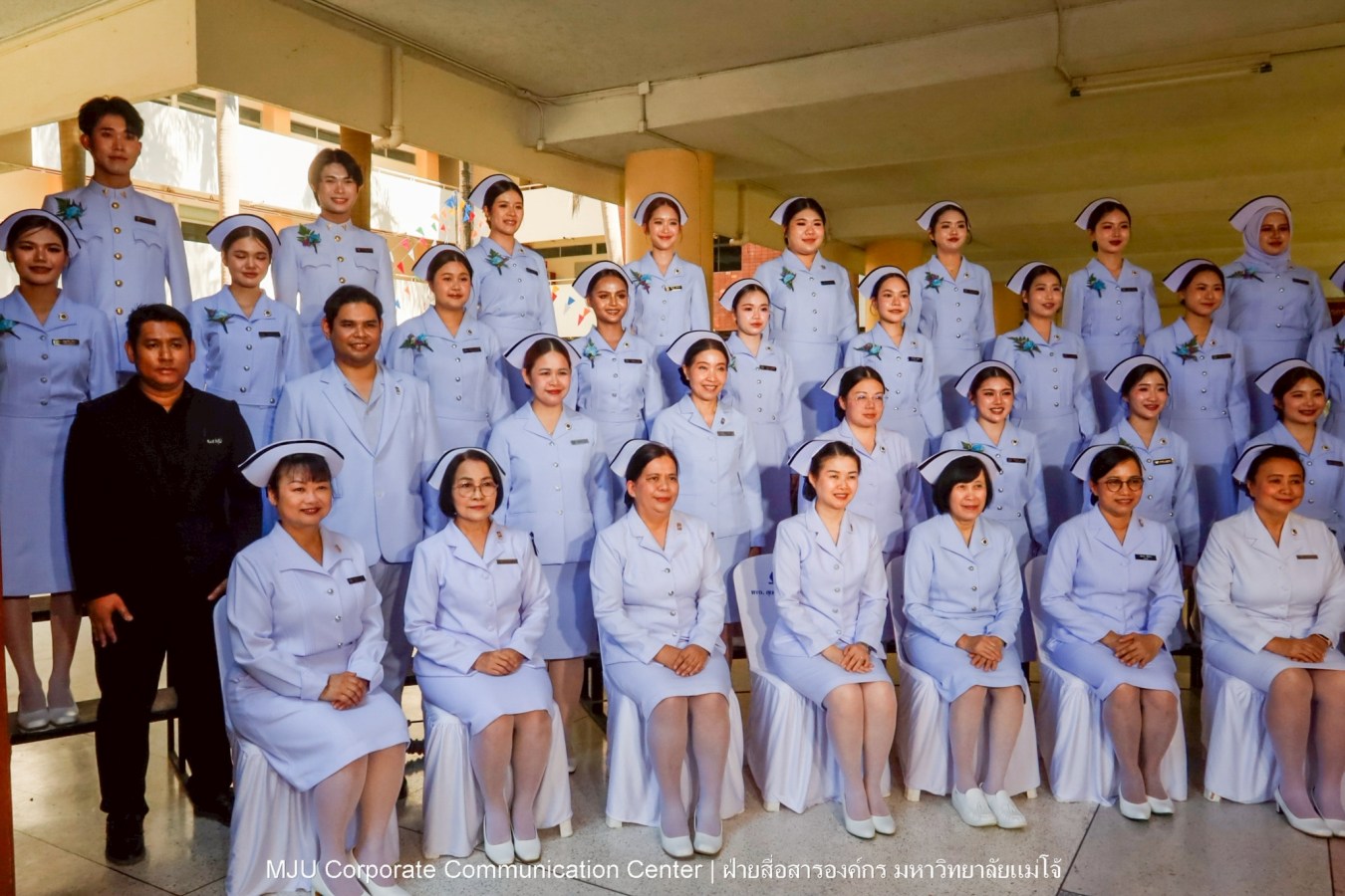 พยาบาลแม่โจ้ รุ่น 1 ประดับแถบหมวก-รับเข็มวิทยฐานะ พร้อมก้าวสู่พยาบาลวิชาชีพอย่างเป็นทางการ