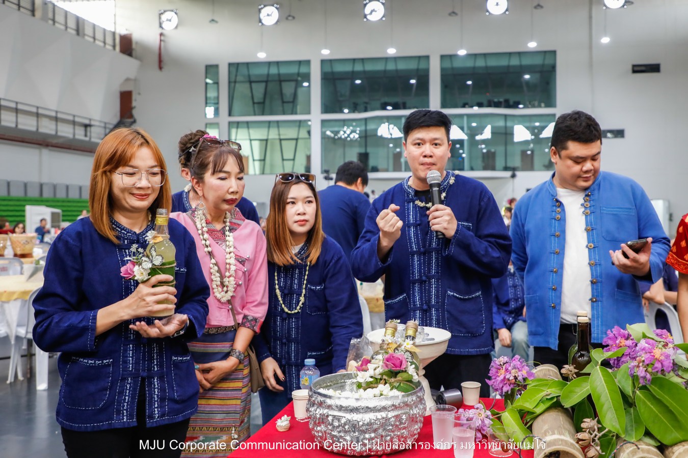 ชาวแม่โจ้ ร่วมพิธีดำหัวผู้อาวุโสและอธิการบดี ประจำปี 2569  สืบสานป๋าเวณี ปี๋ใหม่เมือง