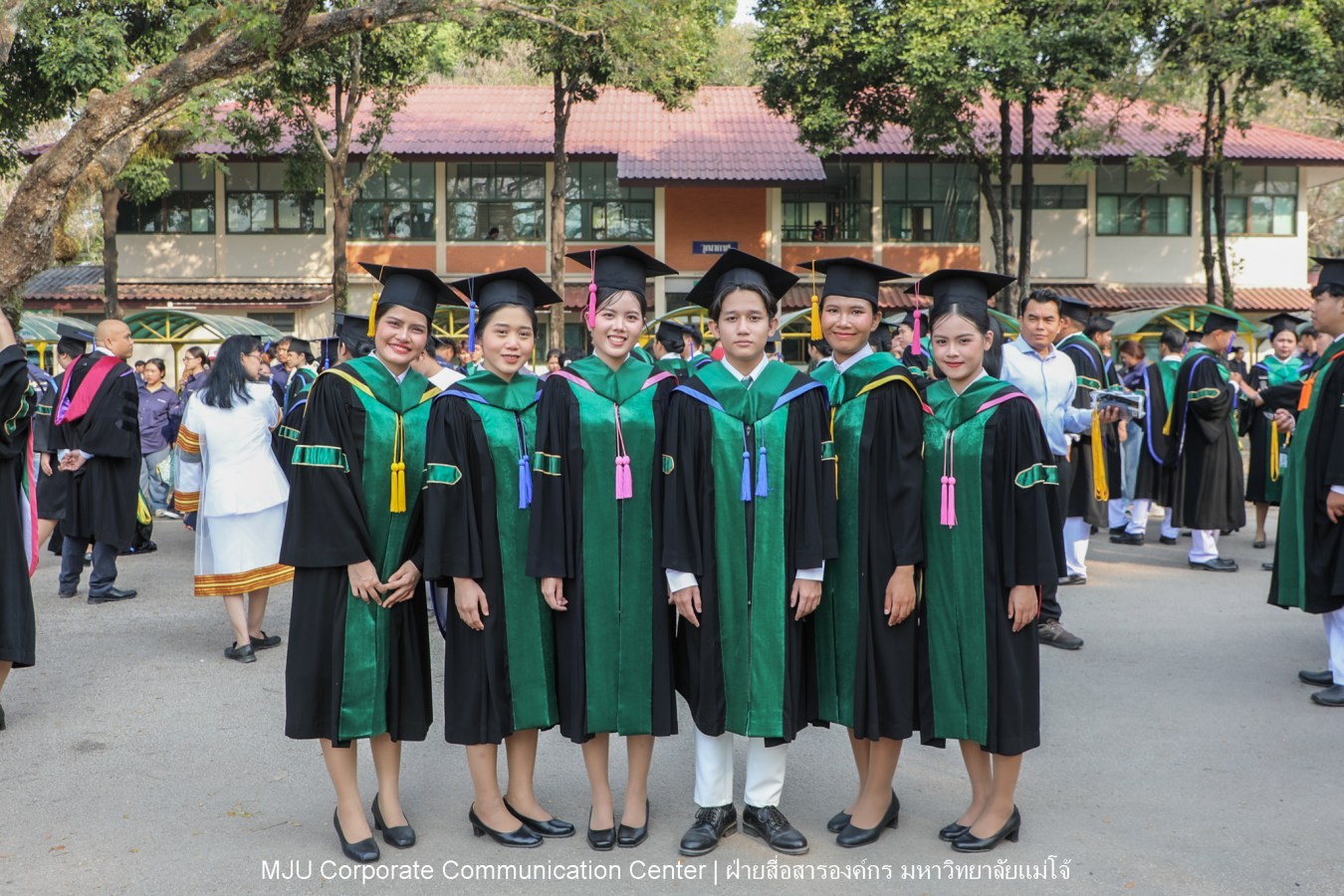 บรรยากาศ พิธีพระราชทานปริญญาบัตร มหาวิทยาลัยแม่โจ้ ประจำปีการศึกษา2567-2568 ครั้งที่ 48  ในวันที่ 19 กุมภาพันธ์ พ.ศ.2569 ณ ศูนย์กีฬาเฉลิมพระเกียรติ มหาวิทยาลัยแม่โจ้