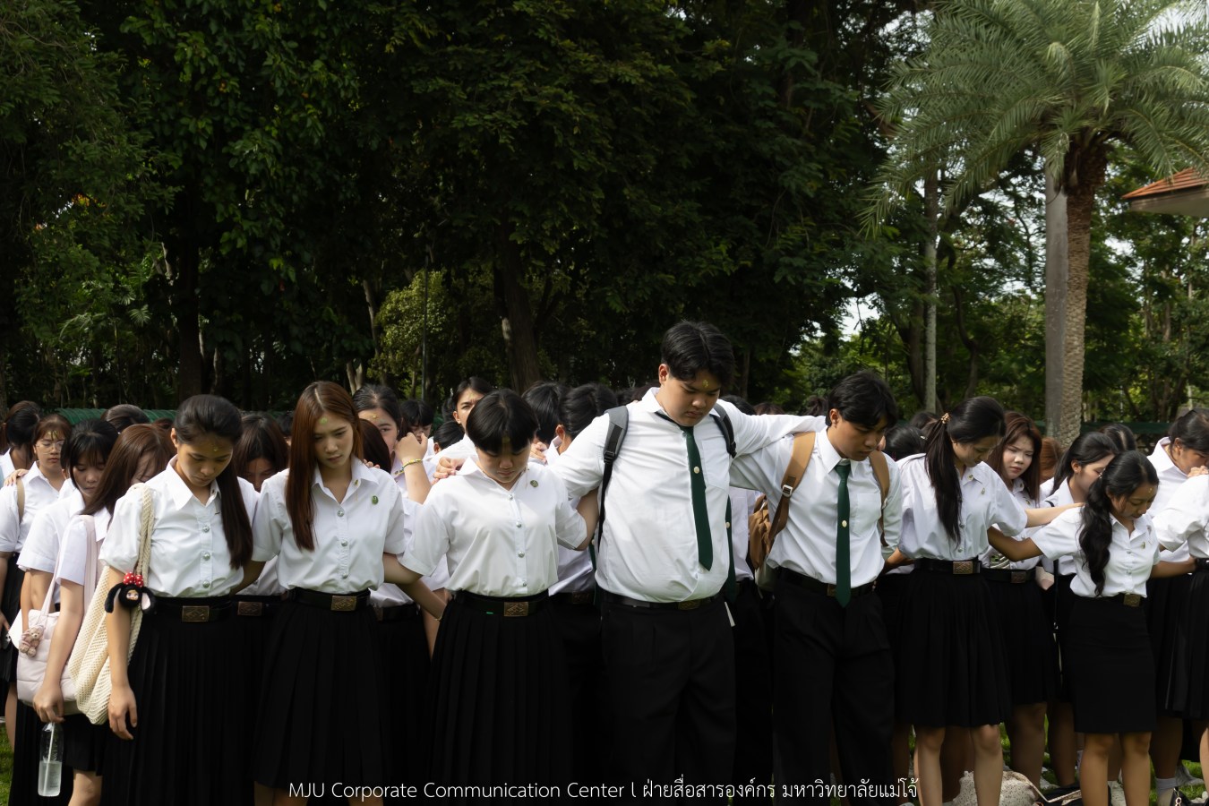 ม.แม่โจ้ เจิมหน้า-ผูกข้อมือ รับขวัญน้องใหม่ลูกแม่โจ้รุ่น 91