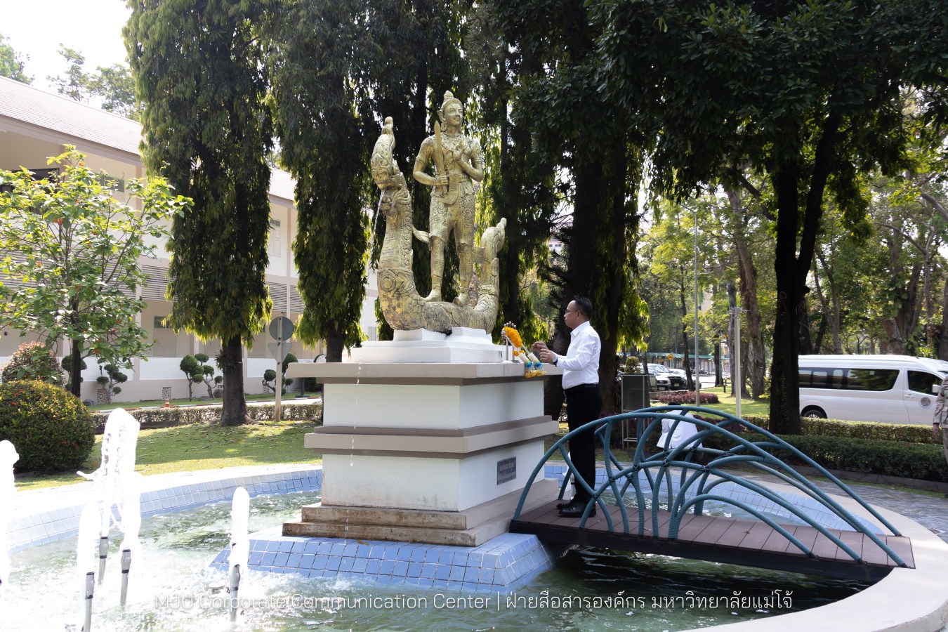 รองปลัดกระทรวงมหาดไทย สักการะสิ่งศักดิ์ ม.แม่โจ้