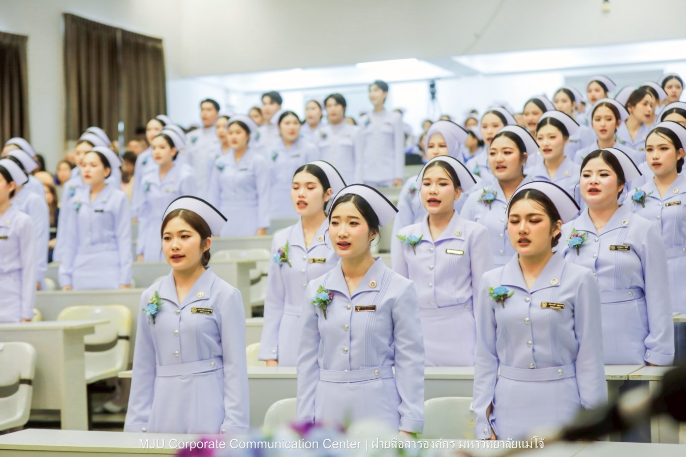 พยาบาลแม่โจ้ รุ่น 1 ประดับแถบหมวก-รับเข็มวิทยฐานะ พร้อมก้าวสู่พยาบาลวิชาชีพอย่างเป็นทางการ