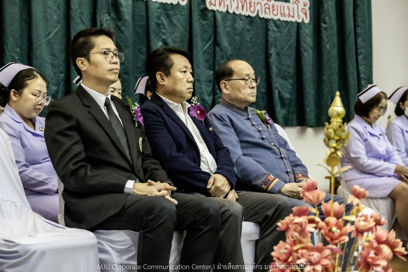 พยาบาลแม่โจ้ รุ่นที่ 3  รับหมวก เข็มเลื่อนชั้นปี และตะเกียงไนติงเกล เตรียมพร้อมออกฝึกปฏิบัติการจริงในสถานพยาบาล