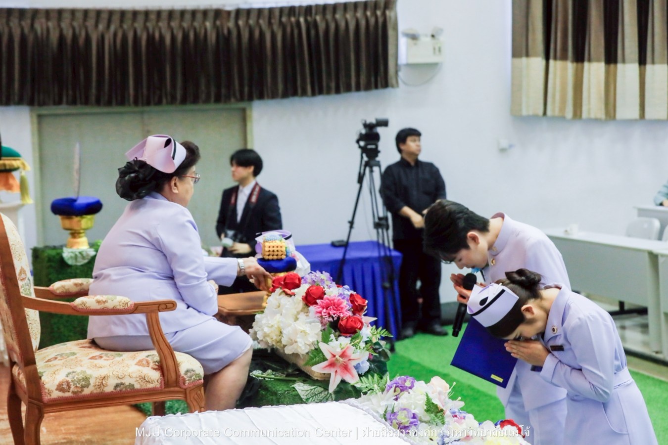 พยาบาลแม่โจ้ รุ่น 1 ประดับแถบหมวก-รับเข็มวิทยฐานะ พร้อมก้าวสู่พยาบาลวิชาชีพอย่างเป็นทางการ