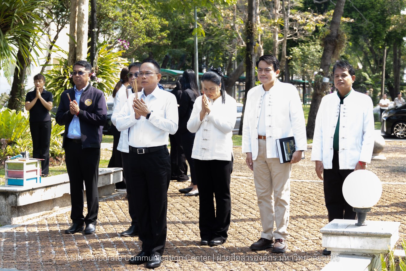 รองปลัดกระทรวงมหาดไทย สักการะสิ่งศักดิ์ ม.แม่โจ้