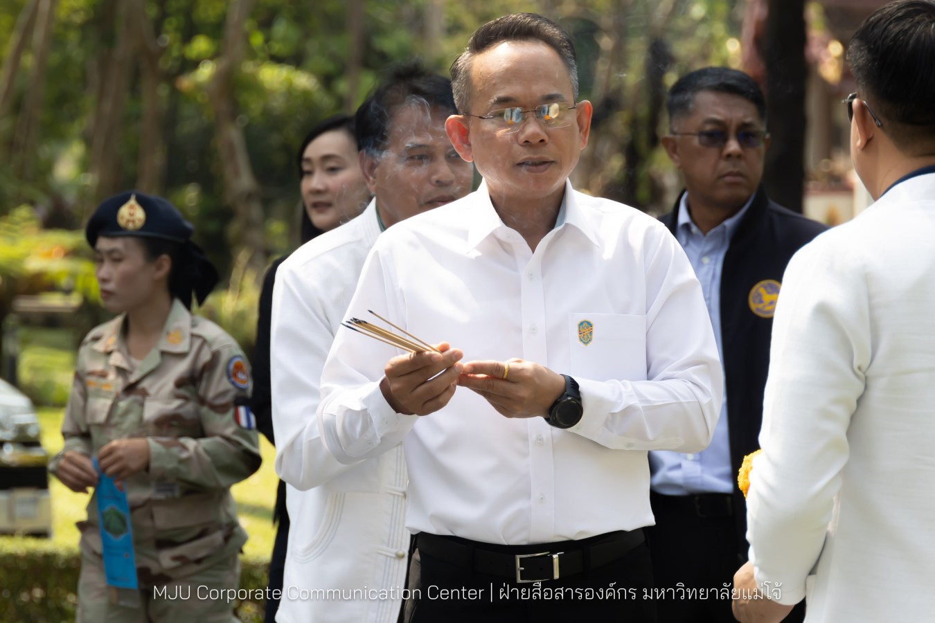 รองปลัดกระทรวงมหาดไทย สักการะสิ่งศักดิ์ ม.แม่โจ้