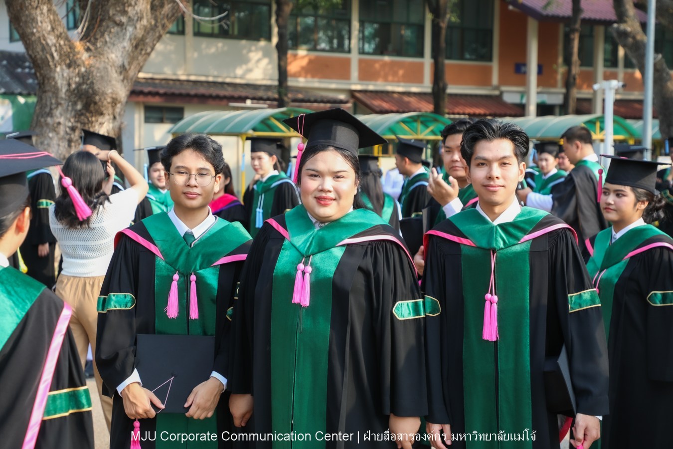 บรรยากาศ พิธีพระราชทานปริญญาบัตร มหาวิทยาลัยแม่โจ้ ประจำปีการศึกษา2567-2568 ครั้งที่ 48  ในวันที่ 19 กุมภาพันธ์ พ.ศ.2569 ณ ศูนย์กีฬาเฉลิมพระเกียรติ มหาวิทยาลัยแม่โจ้