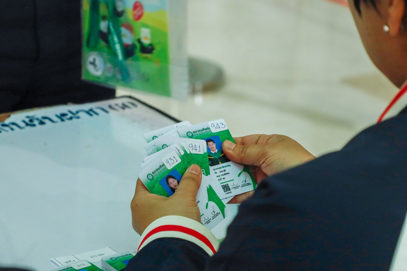 Congratulations    บรรยากาศ      บัณฑิตแม่โจ้ รายงานตัวเตรียมเข้าพิธีพระราชทานปริญญาบัตร ครั้งที่ 48