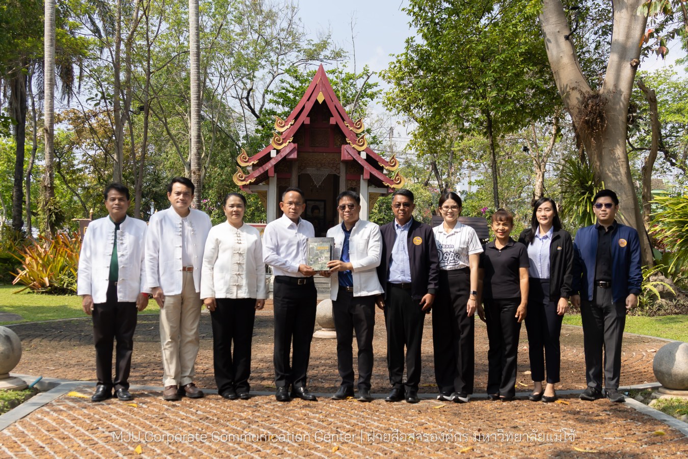 รองปลัดกระทรวงมหาดไทย สักการะสิ่งศักดิ์ ม.แม่โจ้