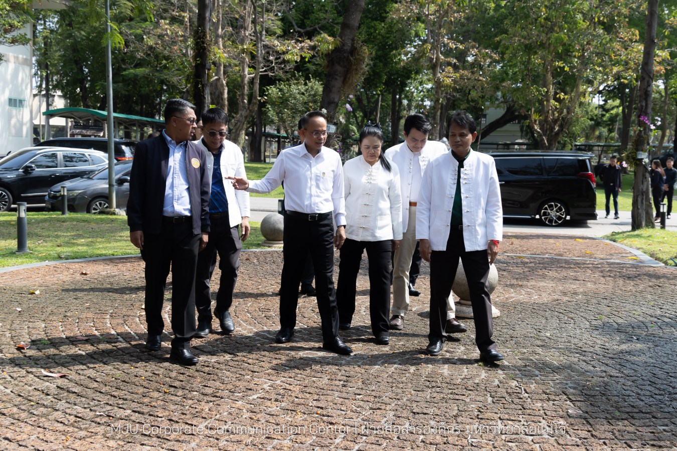 รองปลัดกระทรวงมหาดไทย สักการะสิ่งศักดิ์ ม.แม่โจ้