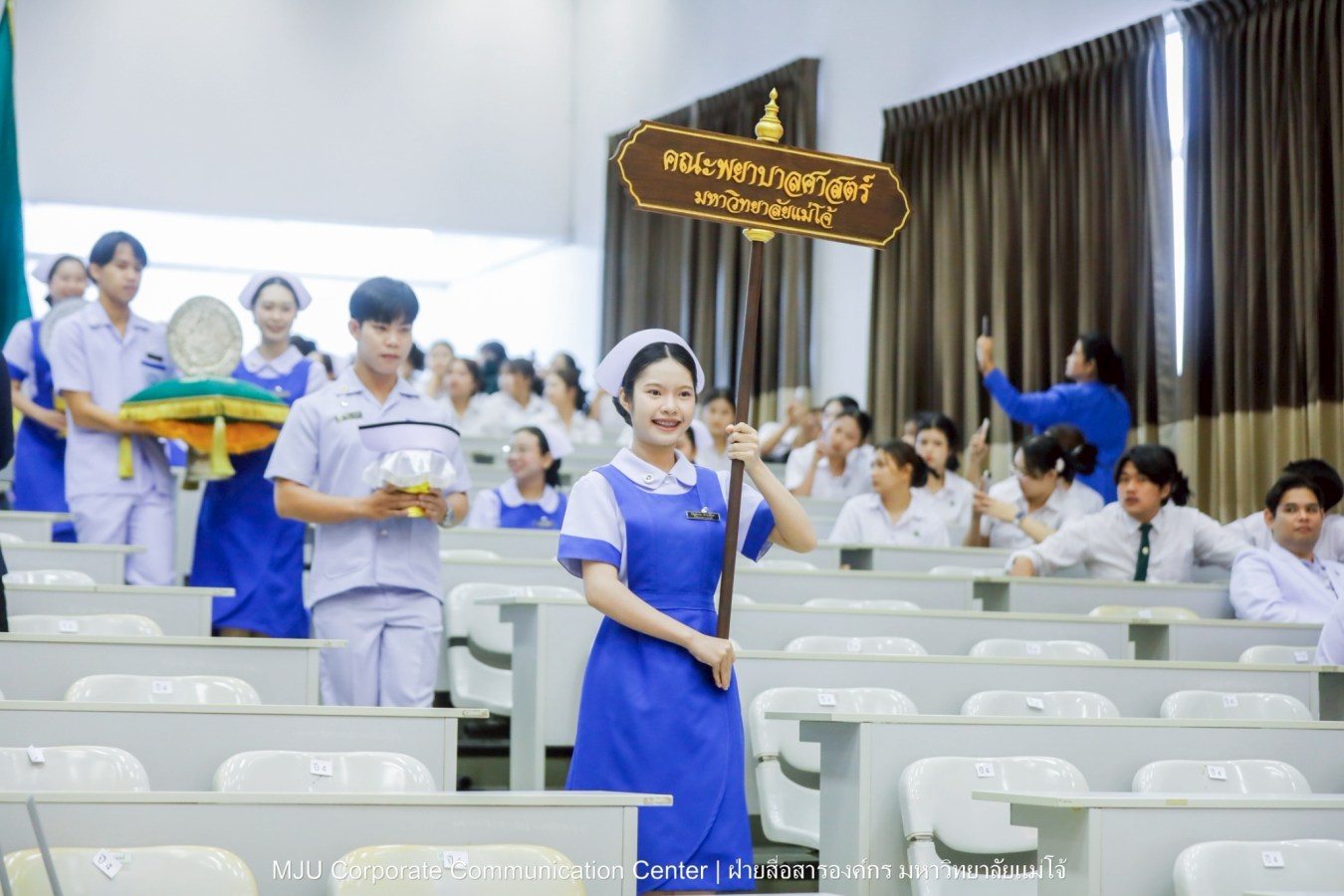 พยาบาลแม่โจ้ รุ่น 1 ประดับแถบหมวก-รับเข็มวิทยฐานะ พร้อมก้าวสู่พยาบาลวิชาชีพอย่างเป็นทางการ