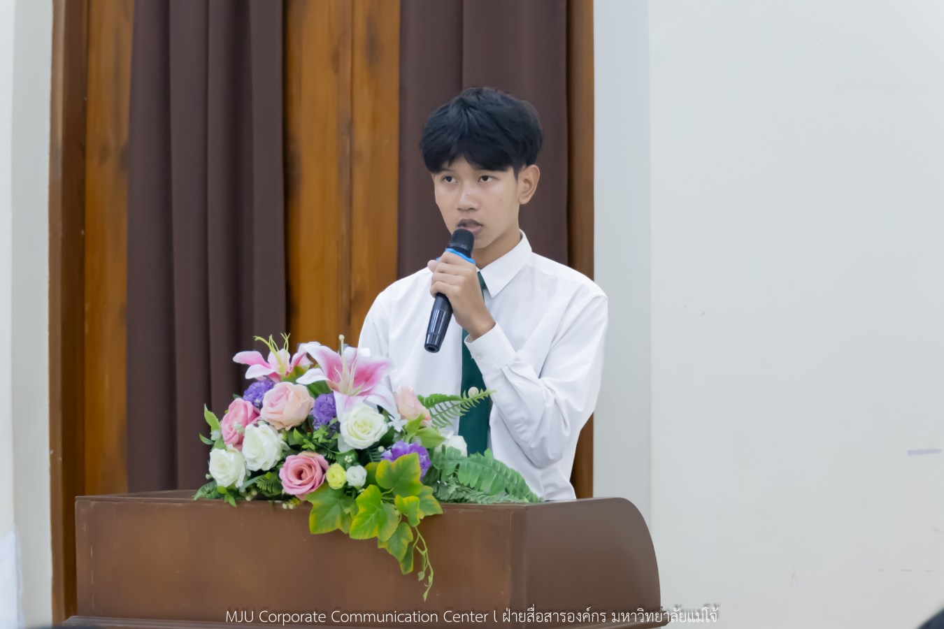 ม. แม่โจ้ จัดพิธีมอบเสื้อสาขาเทคนิคการสัตวแพทย์ฯ ให้ นศ.รุ่นแรก  สร้างความภาคภูมิใจและตระหนักต่อบทบาทวิชาชีพ