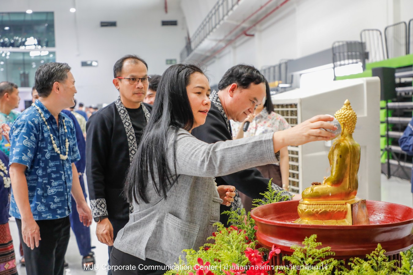 ชาวแม่โจ้ ร่วมพิธีดำหัวผู้อาวุโสและอธิการบดี ประจำปี 2569  สืบสานป๋าเวณี ปี๋ใหม่เมือง