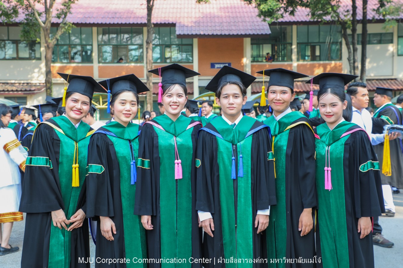 บรรยากาศ พิธีพระราชทานปริญญาบัตร มหาวิทยาลัยแม่โจ้ ประจำปีการศึกษา2567-2568 ครั้งที่ 48  ในวันที่ 19 กุมภาพันธ์ พ.ศ.2569 ณ ศูนย์กีฬาเฉลิมพระเกียรติ มหาวิทยาลัยแม่โจ้