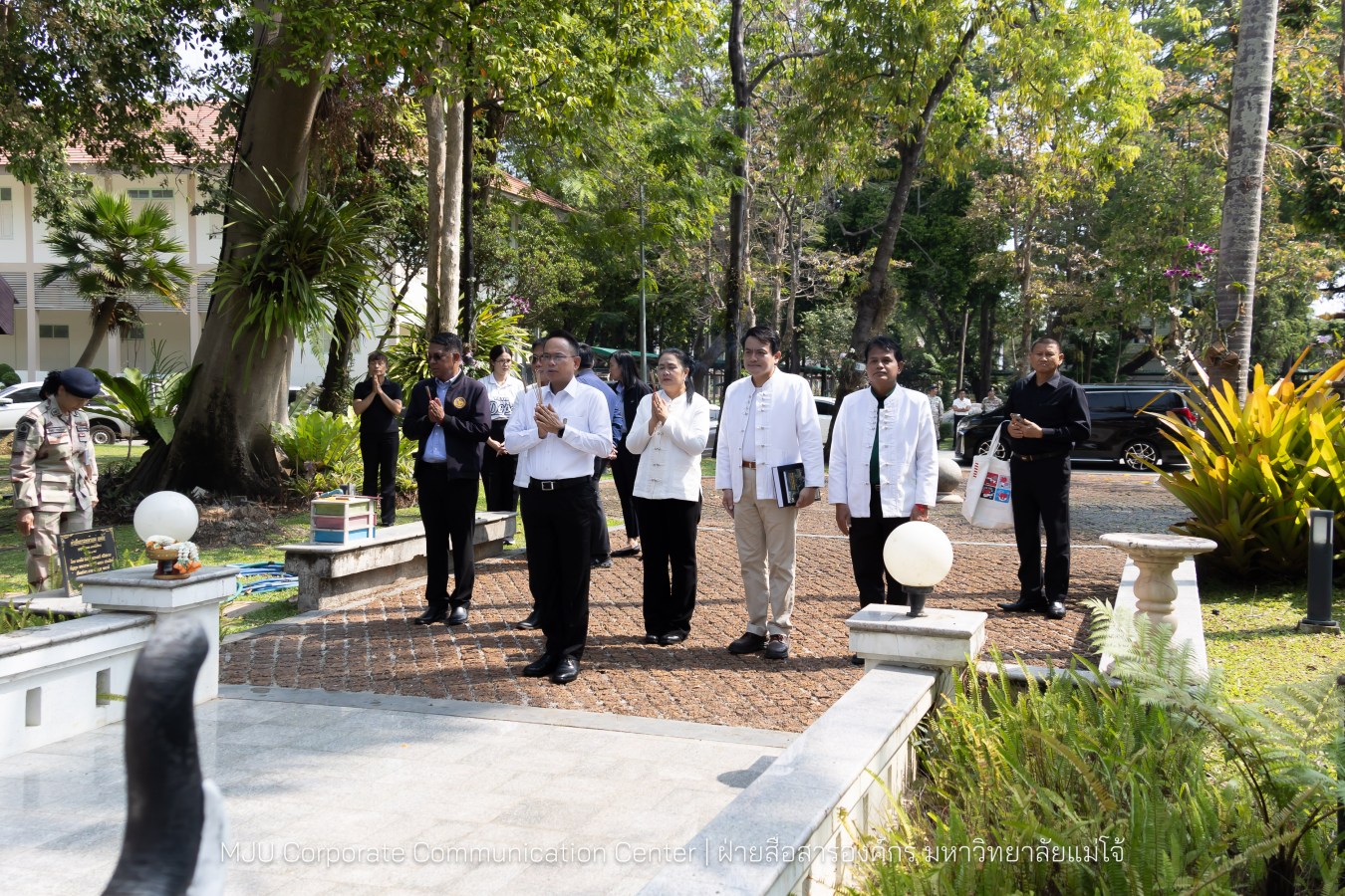 รองปลัดกระทรวงมหาดไทย สักการะสิ่งศักดิ์ ม.แม่โจ้