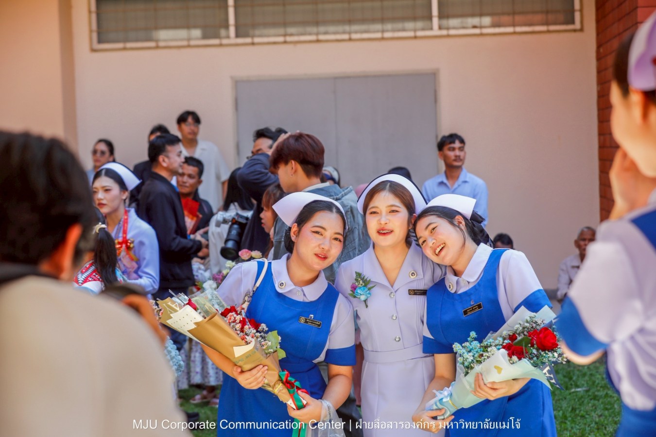 พยาบาลแม่โจ้ รุ่น 1 ประดับแถบหมวก-รับเข็มวิทยฐานะ พร้อมก้าวสู่พยาบาลวิชาชีพอย่างเป็นทางการ