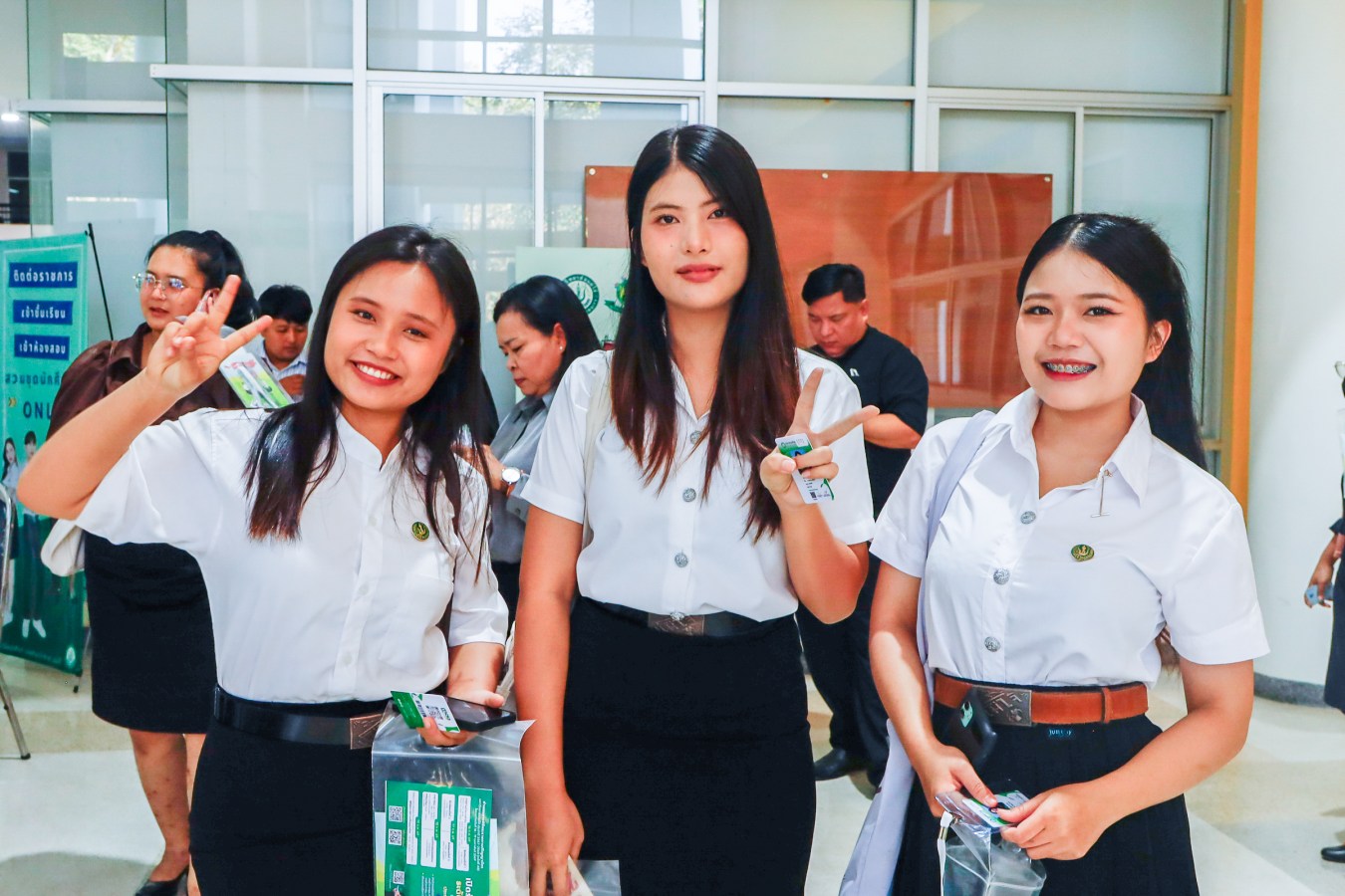 Congratulations    บรรยากาศ      บัณฑิตแม่โจ้ รายงานตัวเตรียมเข้าพิธีพระราชทานปริญญาบัตร ครั้งที่ 48