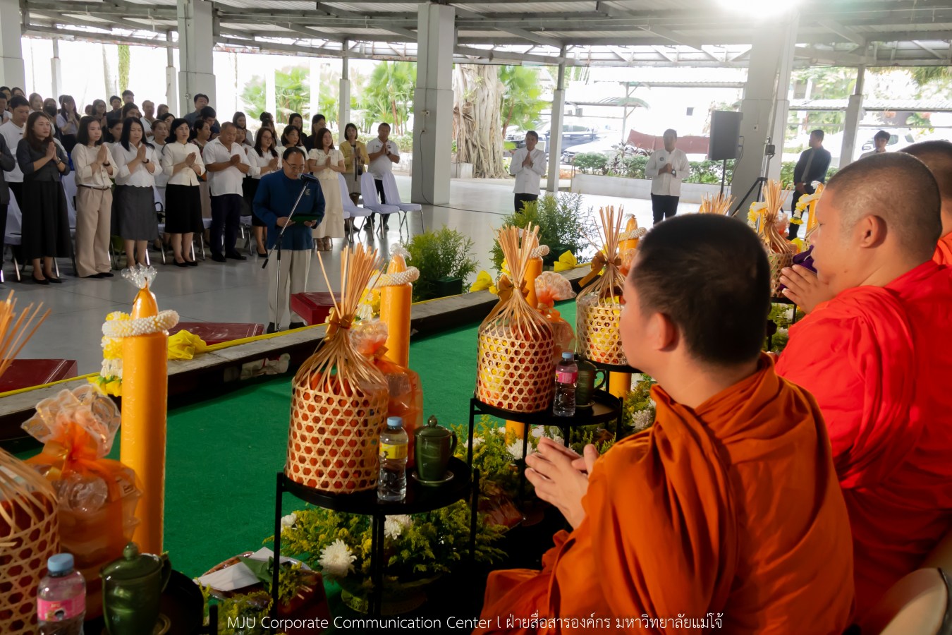 ม.แม่โจ้ ทำนุบำรุงพระพุทธศาสนา จัดถวายเทียนพรรษา 9 วัด