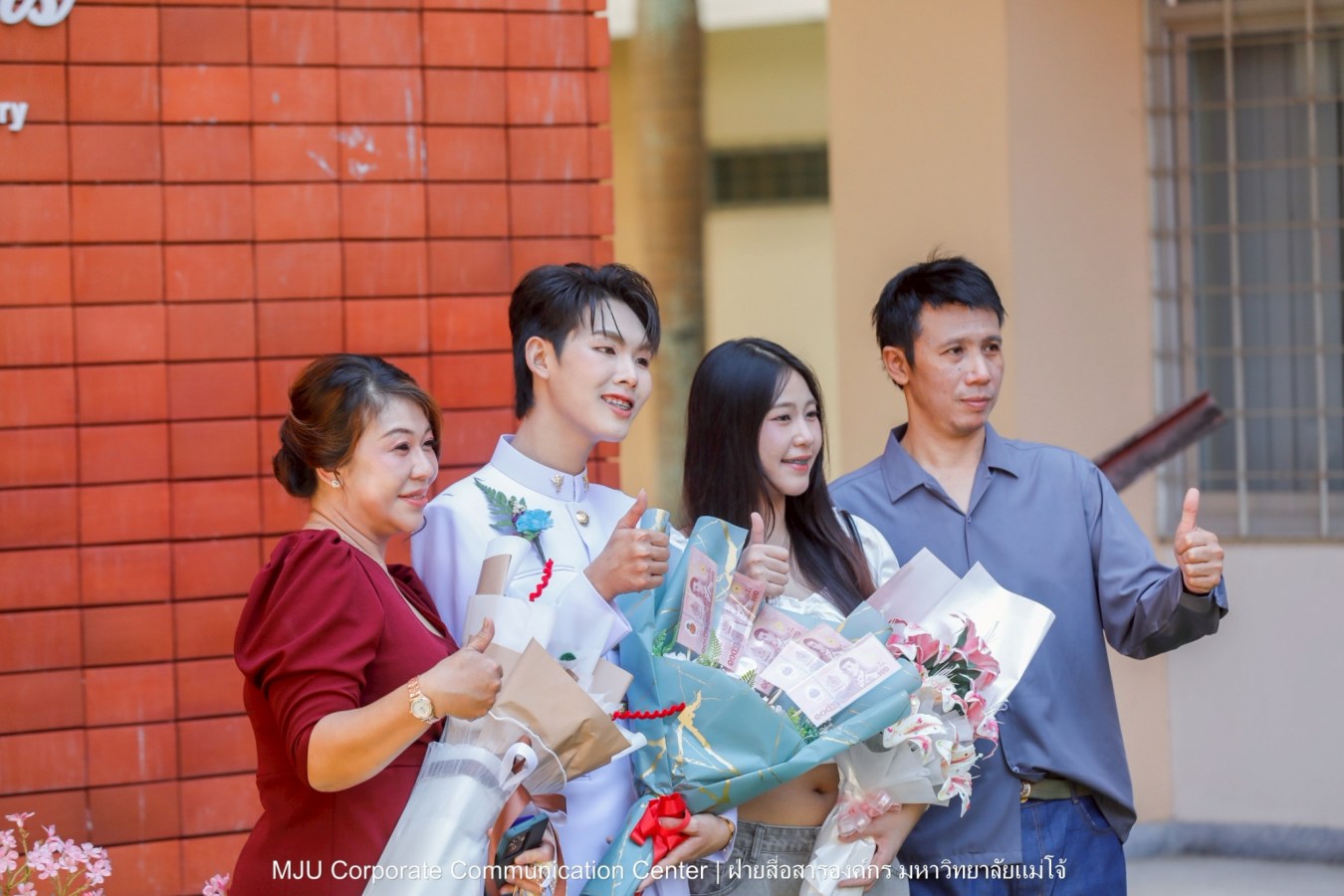 พยาบาลแม่โจ้ รุ่น 1 ประดับแถบหมวก-รับเข็มวิทยฐานะ พร้อมก้าวสู่พยาบาลวิชาชีพอย่างเป็นทางการ