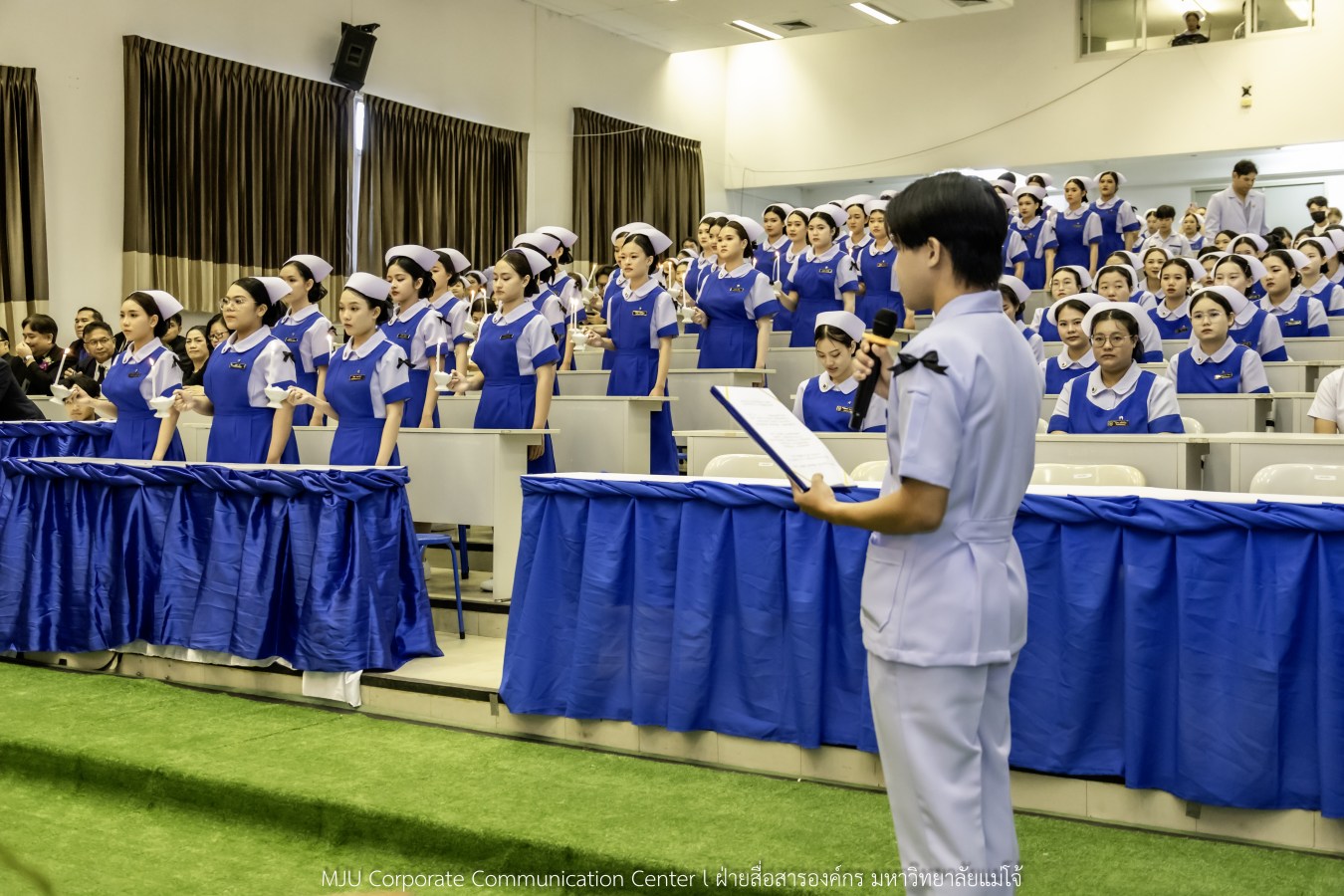 พยาบาลแม่โจ้ รุ่นที่ 3  รับหมวก เข็มเลื่อนชั้นปี และตะเกียงไนติงเกล เตรียมพร้อมออกฝึกปฏิบัติการจริงในสถานพยาบาล