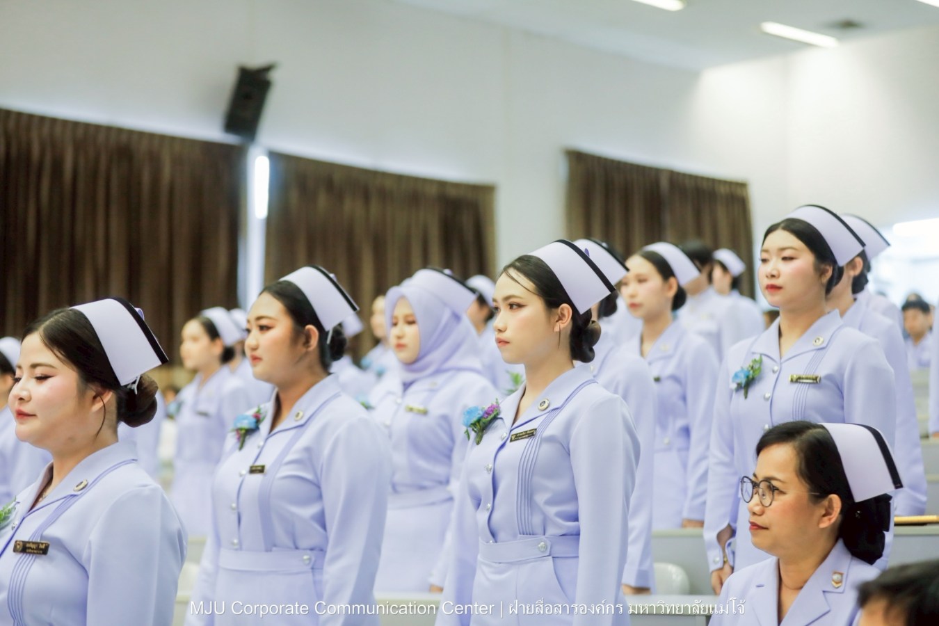 พยาบาลแม่โจ้ รุ่น 1 ประดับแถบหมวก-รับเข็มวิทยฐานะ พร้อมก้าวสู่พยาบาลวิชาชีพอย่างเป็นทางการ