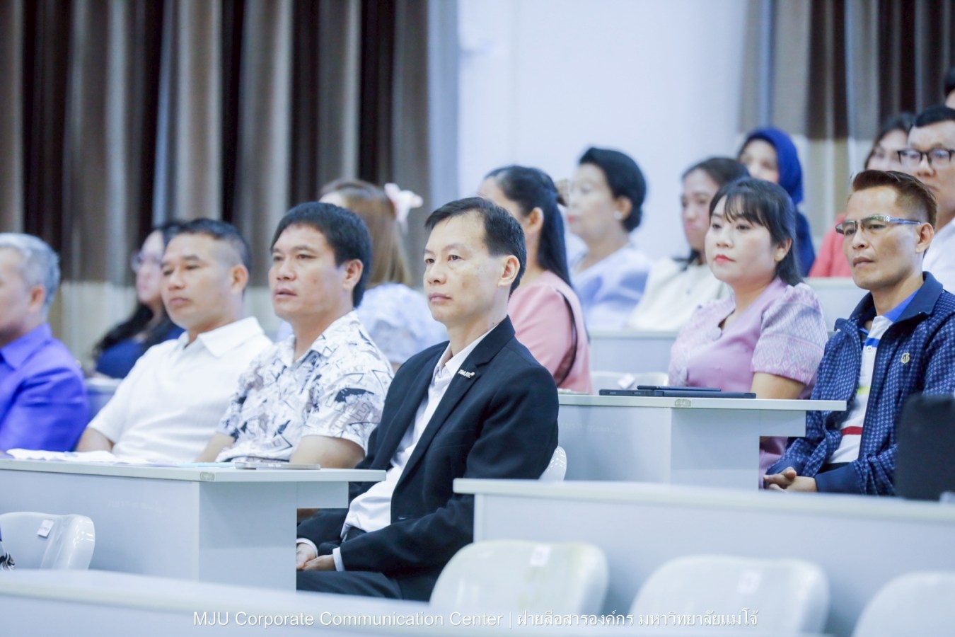 พยาบาลแม่โจ้ รุ่น 1 ประดับแถบหมวก-รับเข็มวิทยฐานะ พร้อมก้าวสู่พยาบาลวิชาชีพอย่างเป็นทางการ