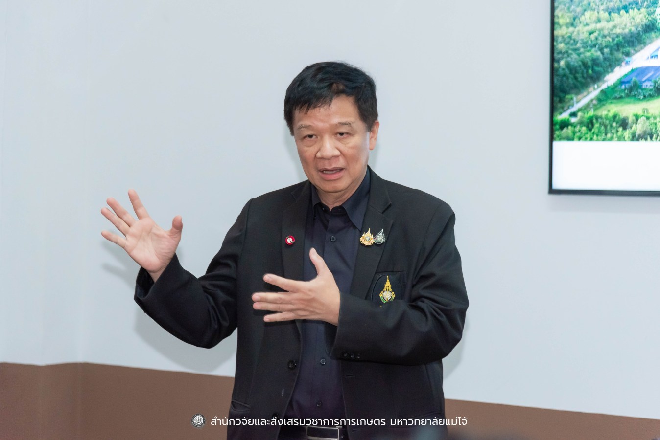 มหาวิทยาลัยแม่โจ้ ต้อนรับคณะผู้บริหารของสำนักงานเลขาธิการวุฒิสภา ในโครงการติดตามผลการนำผลงานวิจัยไปใช้ประโยชน์ในกระบวนการนิติบัญญัติ