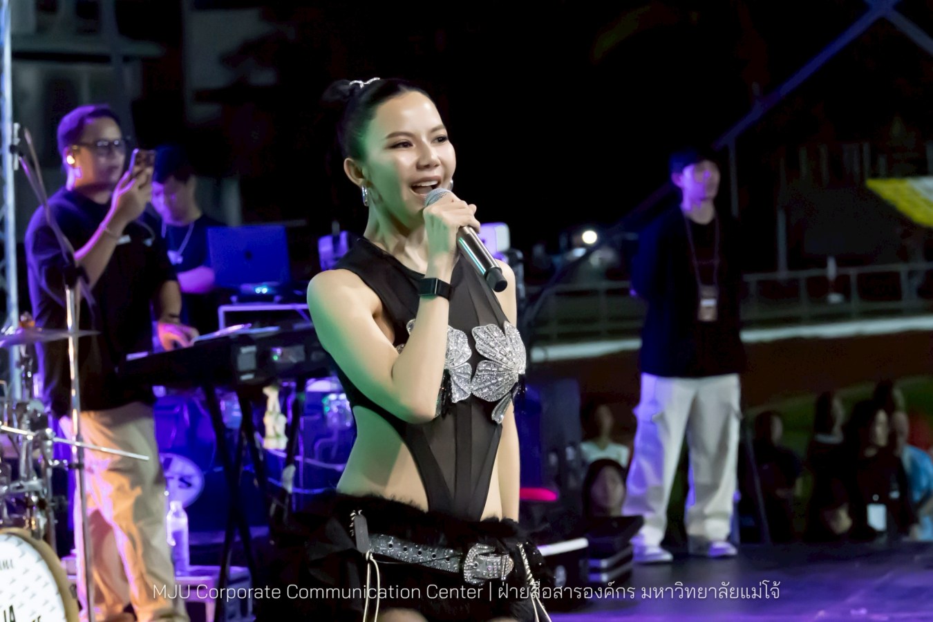 รับขวัญน้องใหม่อินทนิลช่อที่ 91 