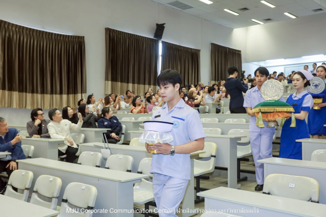 พยาบาลแม่โจ้ รุ่น 1 ประดับแถบหมวก-รับเข็มวิทยฐานะ พร้อมก้าวสู่พยาบาลวิชาชีพอย่างเป็นทางการ