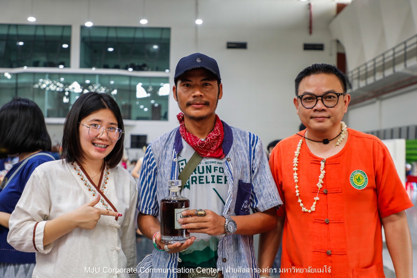 ชาวแม่โจ้ ร่วมพิธีดำหัวผู้อาวุโสและอธิการบดี ประจำปี 2569  สืบสานป๋าเวณี ปี๋ใหม่เมือง