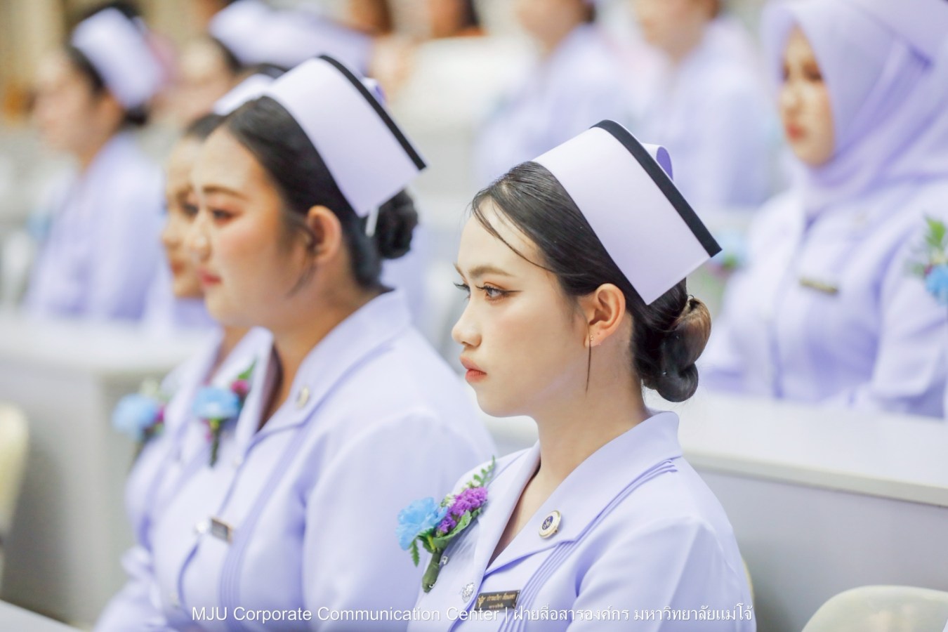 พยาบาลแม่โจ้ รุ่น 1 ประดับแถบหมวก-รับเข็มวิทยฐานะ พร้อมก้าวสู่พยาบาลวิชาชีพอย่างเป็นทางการ