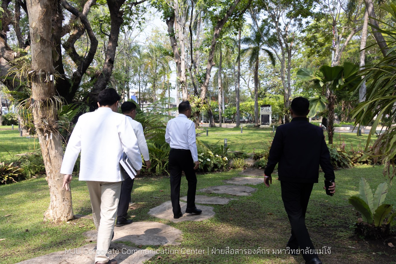 รองปลัดกระทรวงมหาดไทย สักการะสิ่งศักดิ์ ม.แม่โจ้