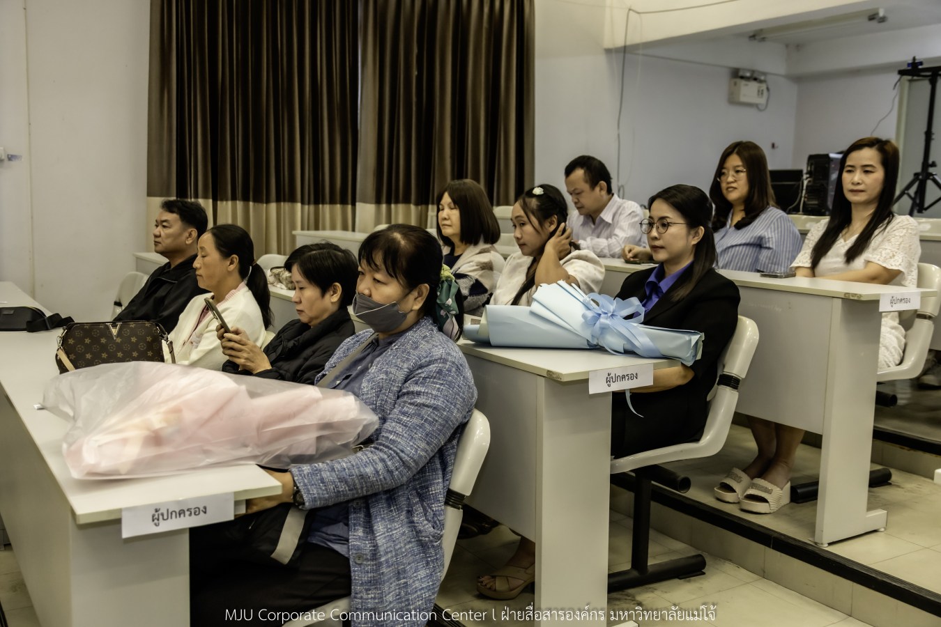 พยาบาลแม่โจ้ รุ่นที่ 3  รับหมวก เข็มเลื่อนชั้นปี และตะเกียงไนติงเกล เตรียมพร้อมออกฝึกปฏิบัติการจริงในสถานพยาบาล