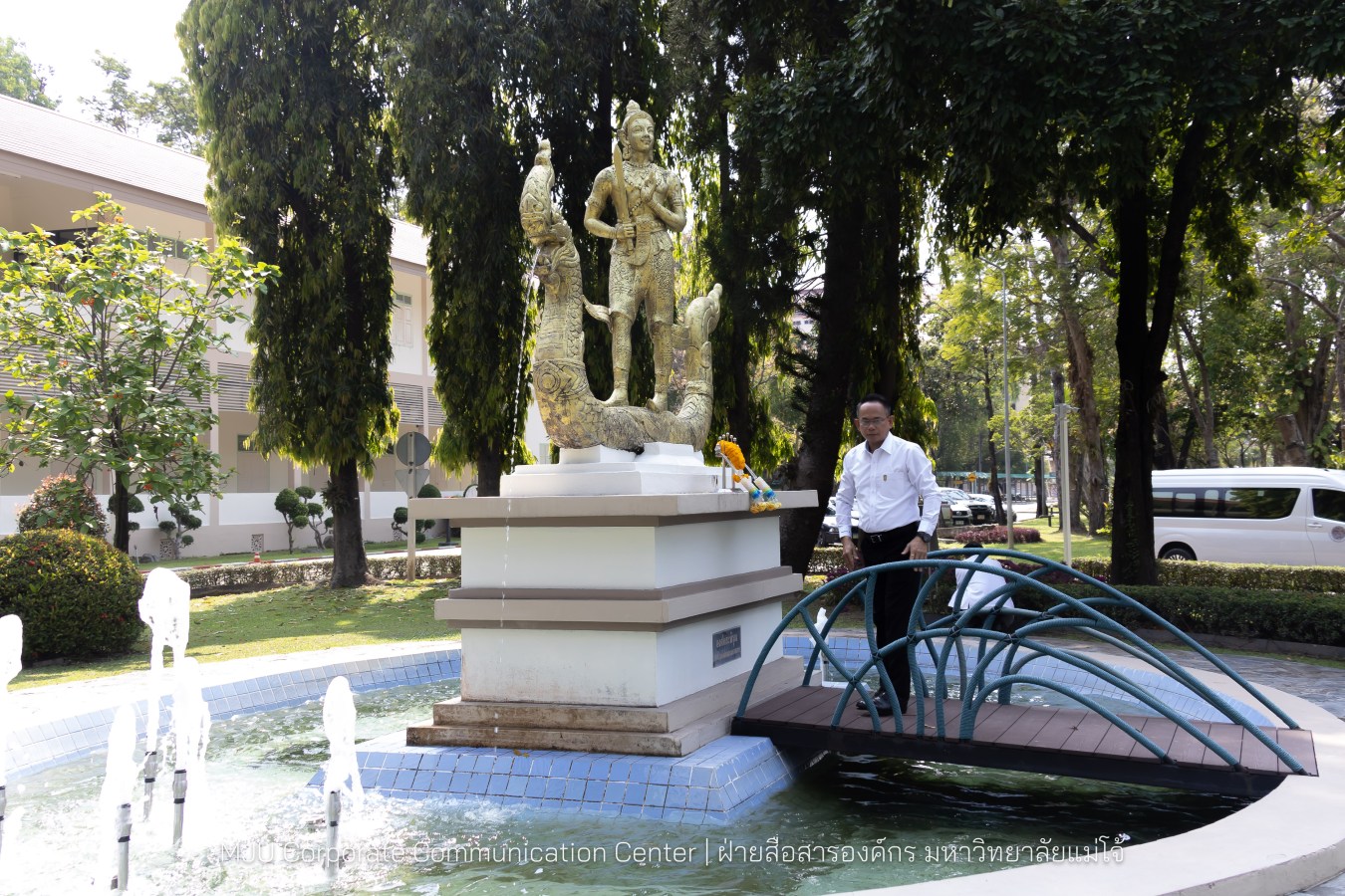 รองปลัดกระทรวงมหาดไทย สักการะสิ่งศักดิ์ ม.แม่โจ้