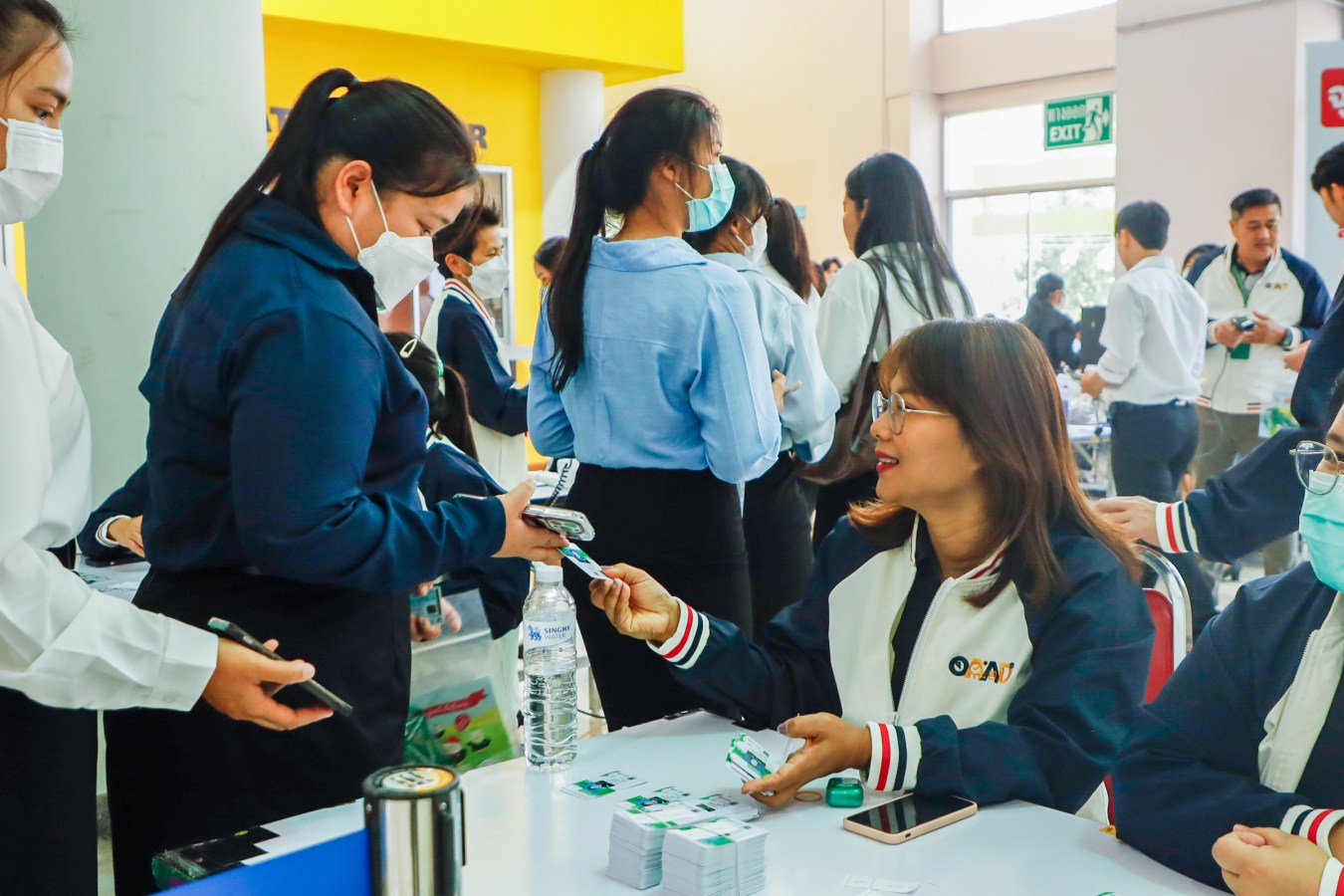 Congratulations    บรรยากาศ      บัณฑิตแม่โจ้ รายงานตัวเตรียมเข้าพิธีพระราชทานปริญญาบัตร ครั้งที่ 48