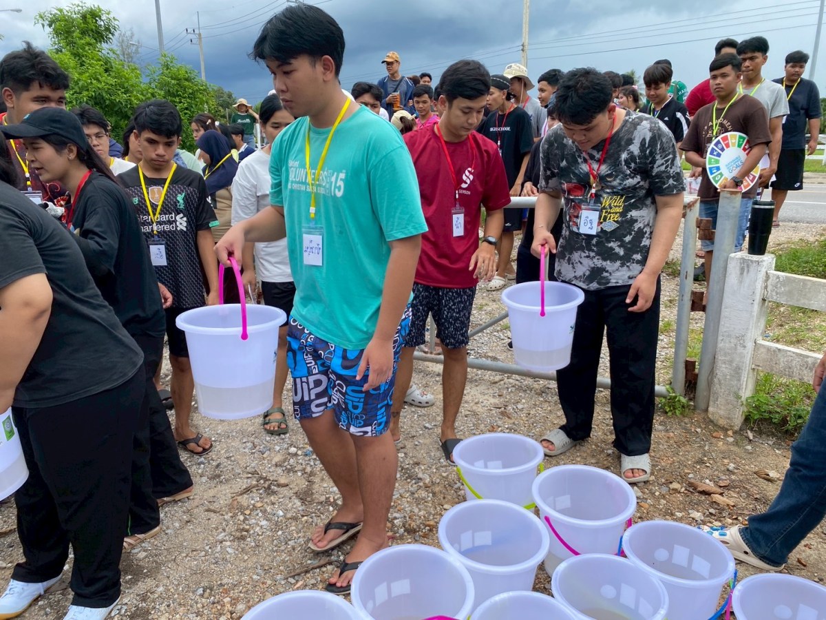 นศ.ใหม่ ม.แม่โจ้-ชุมพร ร่วมปล่อยลูกปูม้ากว่า 10 ล้านตัว ฟื้นฟูทรัพยากรทางทะเล สร้างจิตสำนึกอนุรักษ์สิ่งแวดล้อม