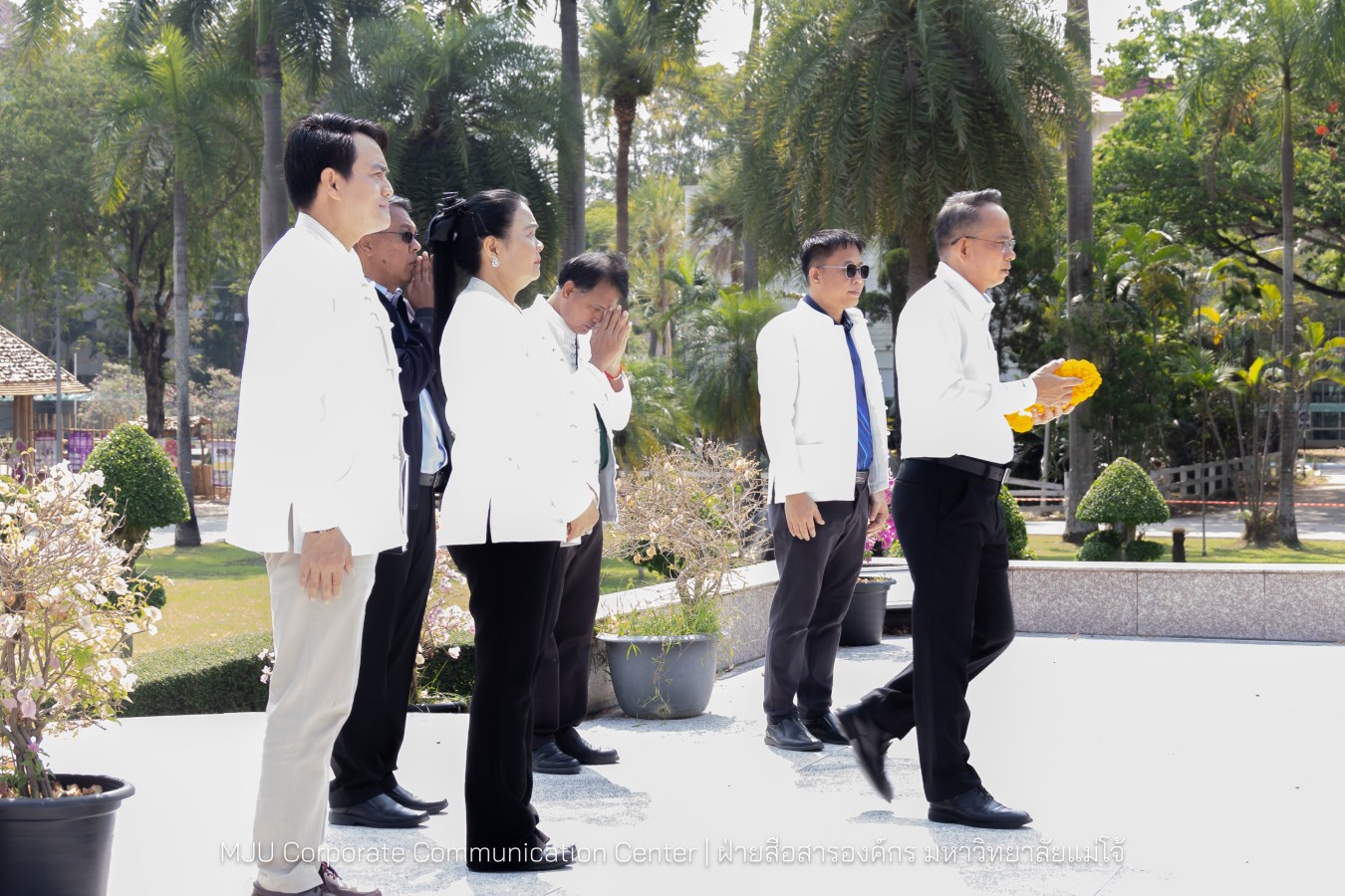 รองปลัดกระทรวงมหาดไทย สักการะสิ่งศักดิ์ ม.แม่โจ้