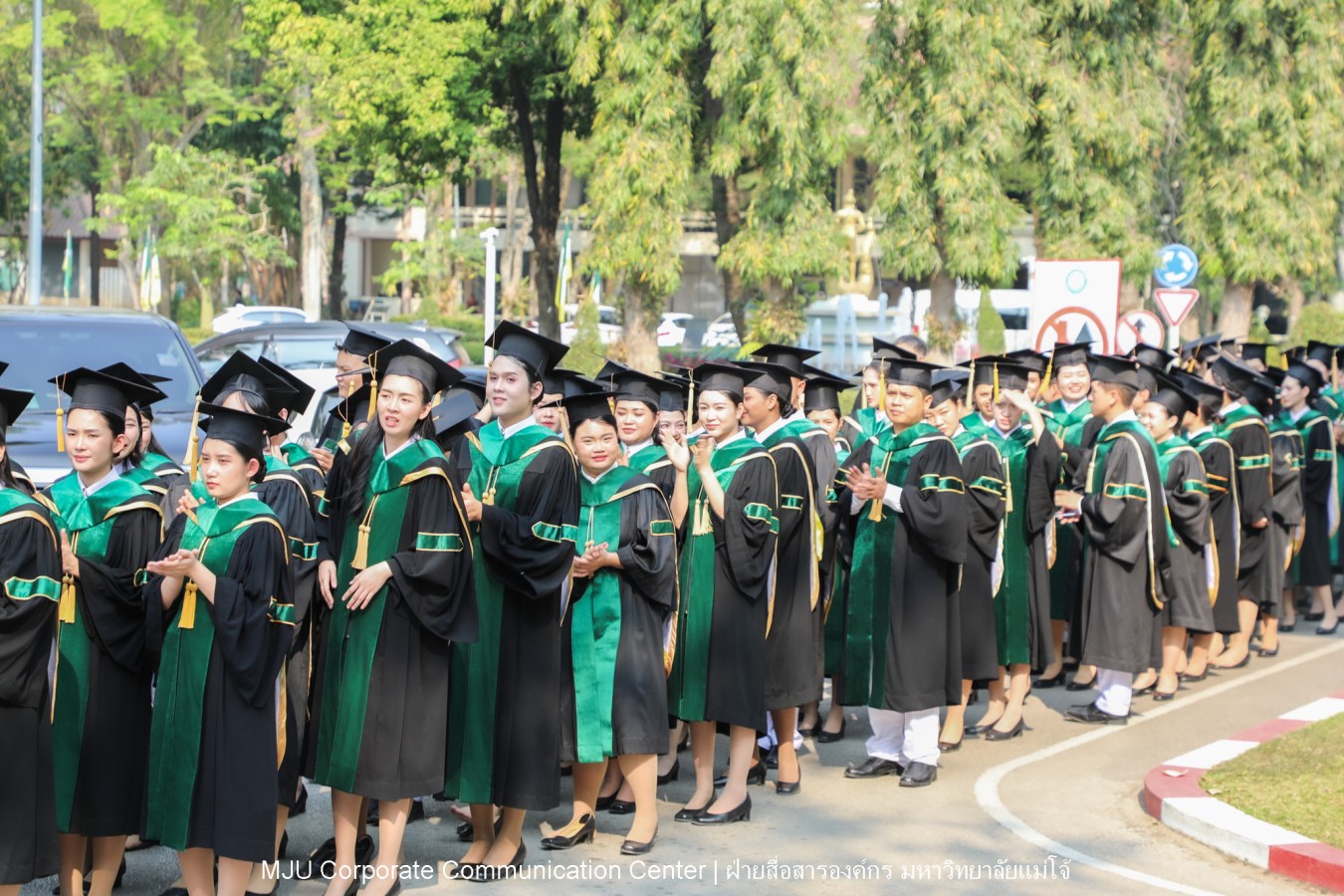 บรรยากาศ พิธีพระราชทานปริญญาบัตร มหาวิทยาลัยแม่โจ้ ประจำปีการศึกษา2567-2568 ครั้งที่ 48  ในวันที่ 19 กุมภาพันธ์ พ.ศ.2569 ณ ศูนย์กีฬาเฉลิมพระเกียรติ มหาวิทยาลัยแม่โจ้