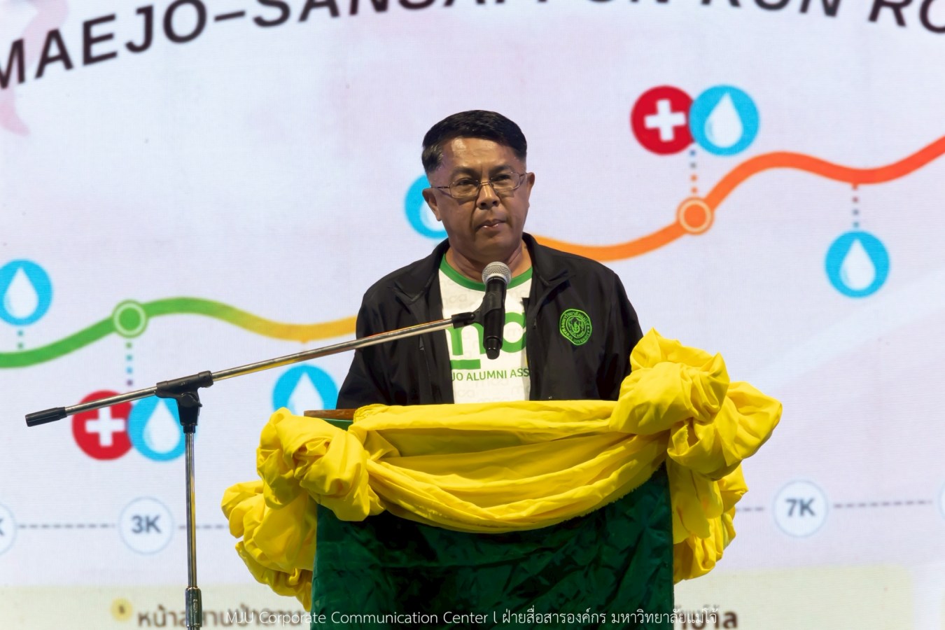 10 กิโลแห่งรอยยิ้ม ประเพณี เดินวิ่ง แม่โจ้ – สันทราย  ชาวสันทราย รุ่นพี่ ศิษย์เก่า  ร่วมต้อนรับอินทนิลช่อที่ 91 กว่า 6,200 คน อย่างอบอุ่น