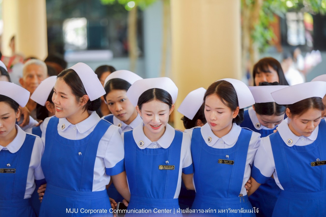 พยาบาลแม่โจ้ รุ่น 1 ประดับแถบหมวก-รับเข็มวิทยฐานะ พร้อมก้าวสู่พยาบาลวิชาชีพอย่างเป็นทางการ