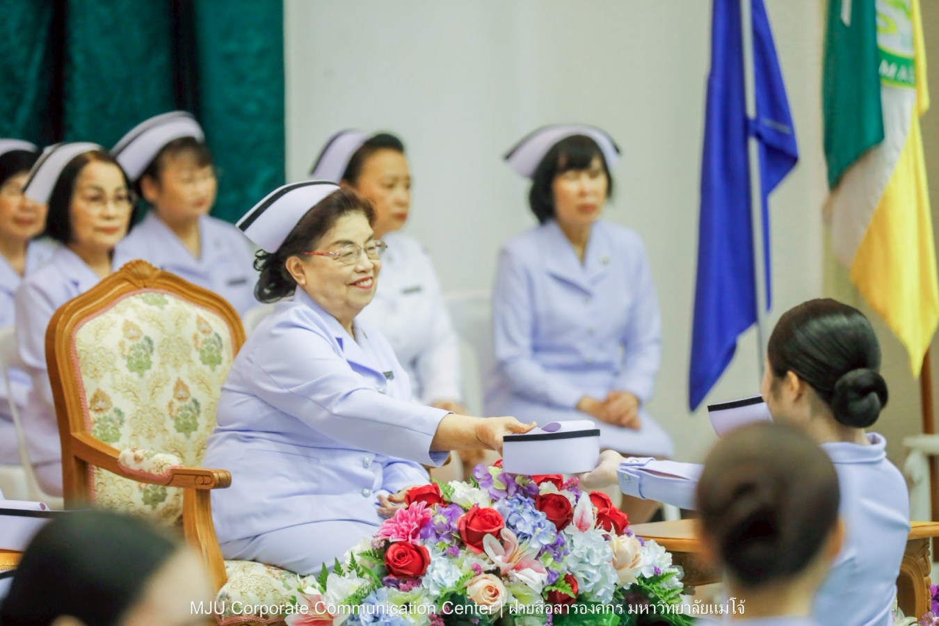 พยาบาลแม่โจ้ รุ่น 1 ประดับแถบหมวก-รับเข็มวิทยฐานะ พร้อมก้าวสู่พยาบาลวิชาชีพอย่างเป็นทางการ