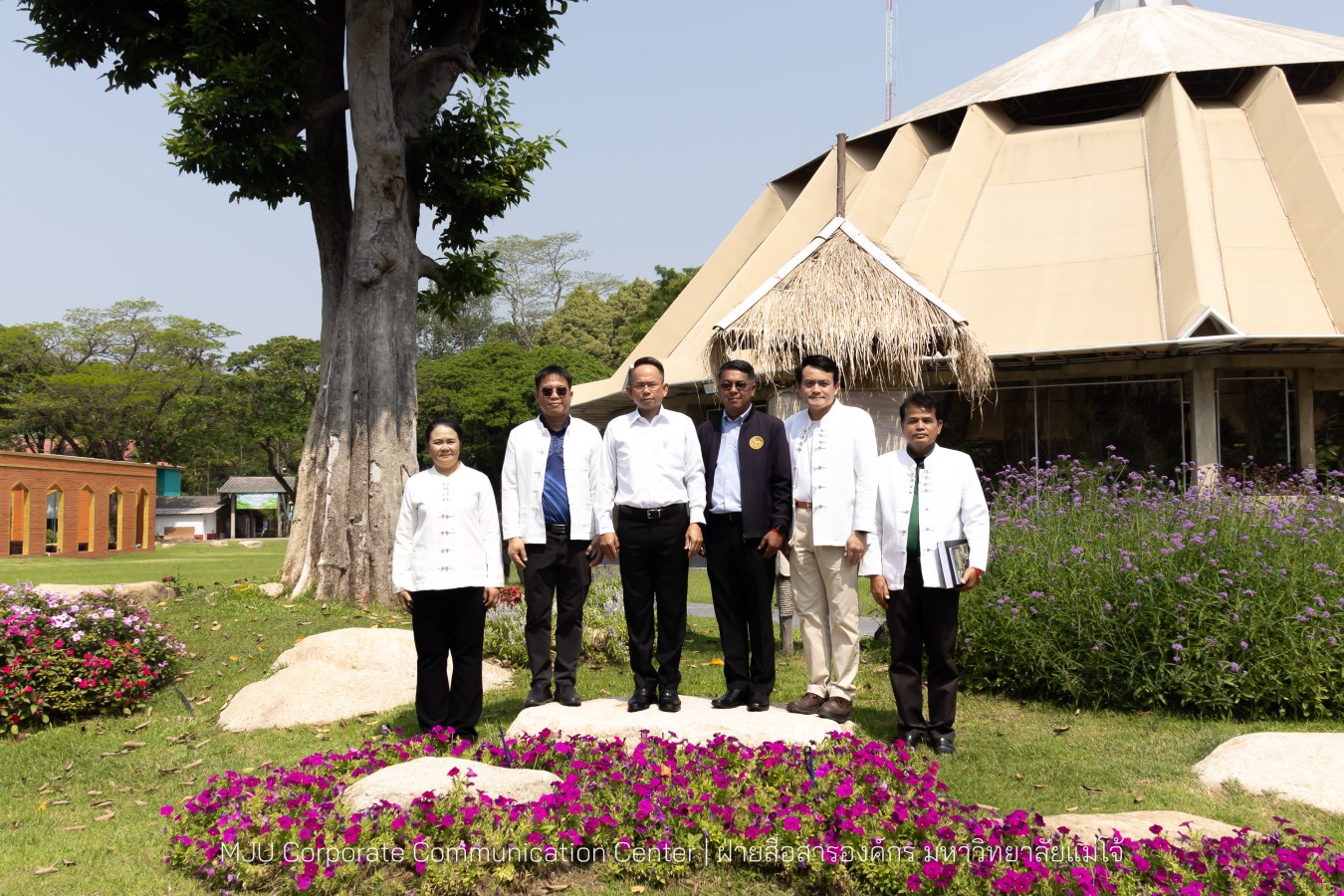รองปลัดกระทรวงมหาดไทย สักการะสิ่งศักดิ์ ม.แม่โจ้