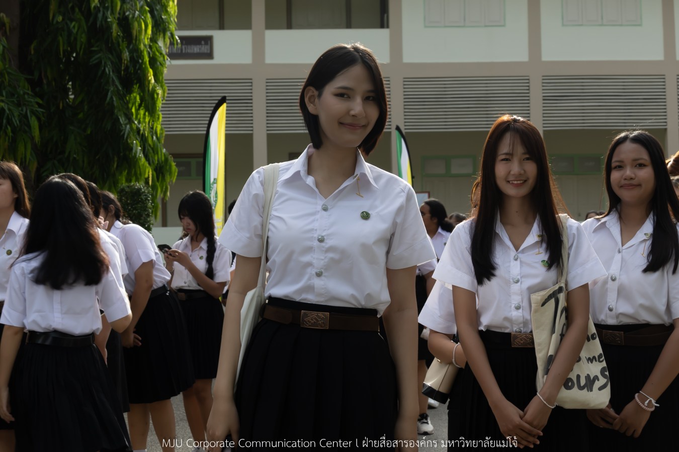 ม.แม่โจ้ เจิมหน้า-ผูกข้อมือ รับขวัญน้องใหม่ลูกแม่โจ้รุ่น 91