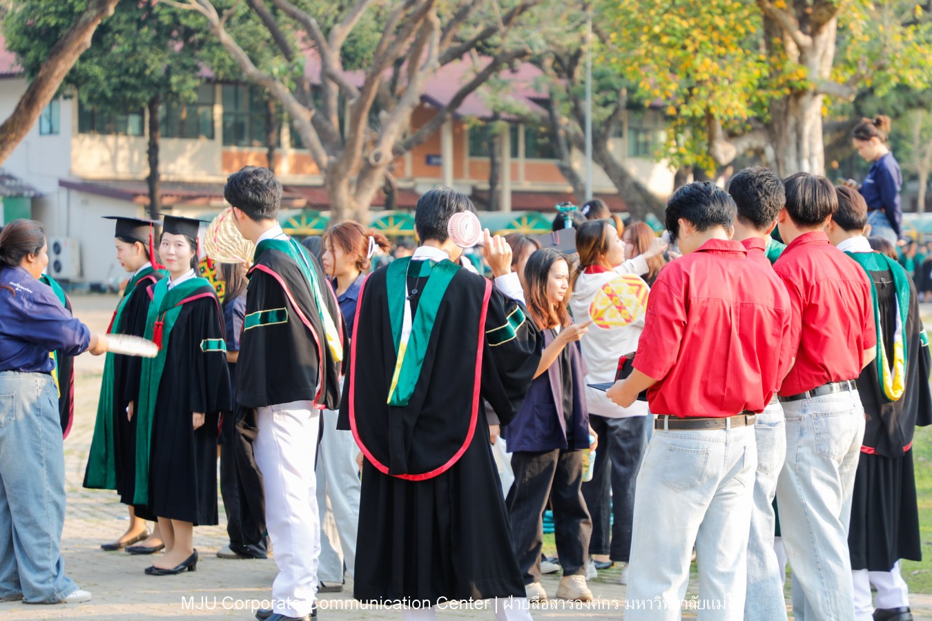 ว่าที่บัณฑิตพร้อม  อาจารย์พร้อม  ญาติพร้อม ทุกคนพร้อม  ร่วมแสดงความยินดี 18 กุมภาพันธ์ 2569  #บรรยากาศซ้อมใหญ่ พิธีพระราชทานปริญญาบัตรมหาวิทยาลัยแม่โจ้ ครั้งที่ 48