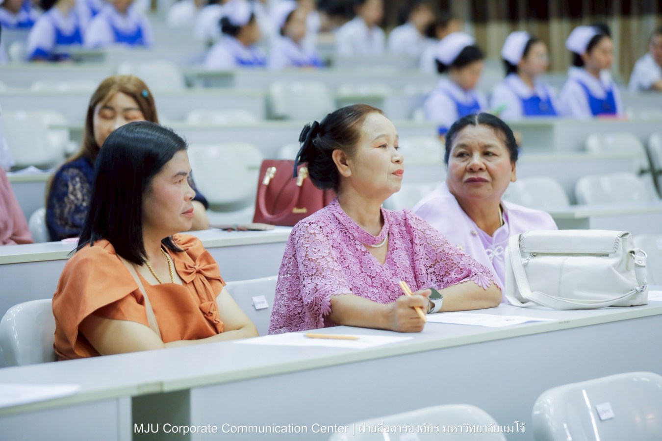 พยาบาลแม่โจ้ รุ่น 1 ประดับแถบหมวก-รับเข็มวิทยฐานะ พร้อมก้าวสู่พยาบาลวิชาชีพอย่างเป็นทางการ